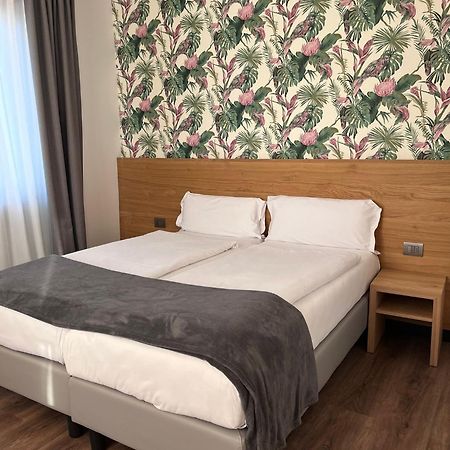 Hotel Belvedere Spiazzi Di Caprino Zewnętrze zdjęcie